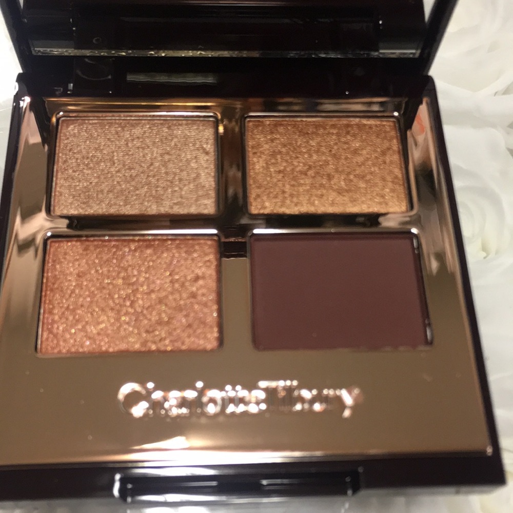 Charlotte Tilbury Queen of Glow Luxury Palette - Picture 2 of 8